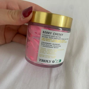 Butt butter  - Säljer en clearing Butt butter, super fin förpackning och somrig doft, endast testad på armen! 120ml, säljer den för 30kr + frakt! 