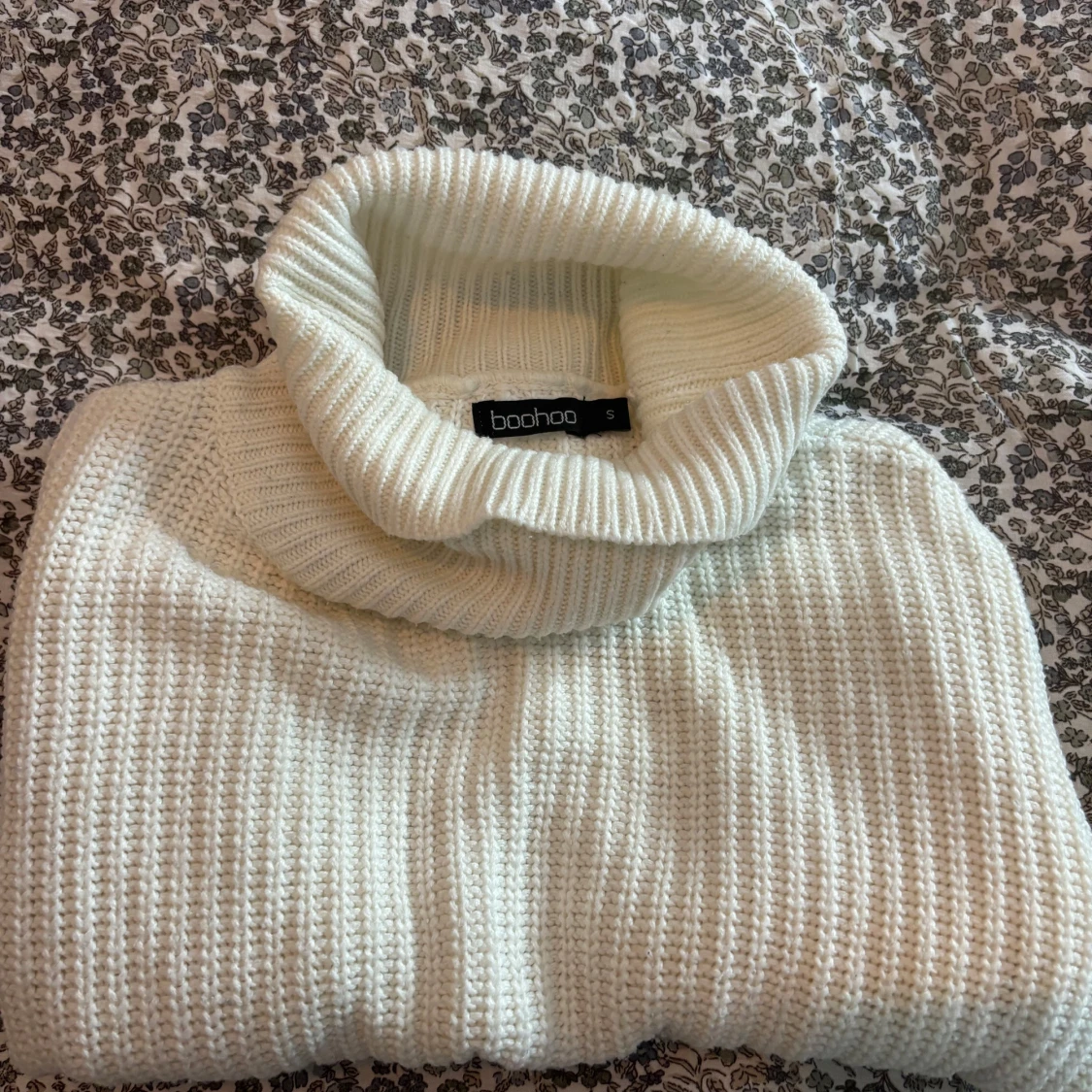 Vit polotröja från Boohoo - 3