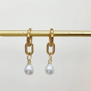 Unika handgjorda örhängen  - Unika Handgjorda örhängen ● Material- rostfritt stål och pärlor  ●Längd -3,5cm 