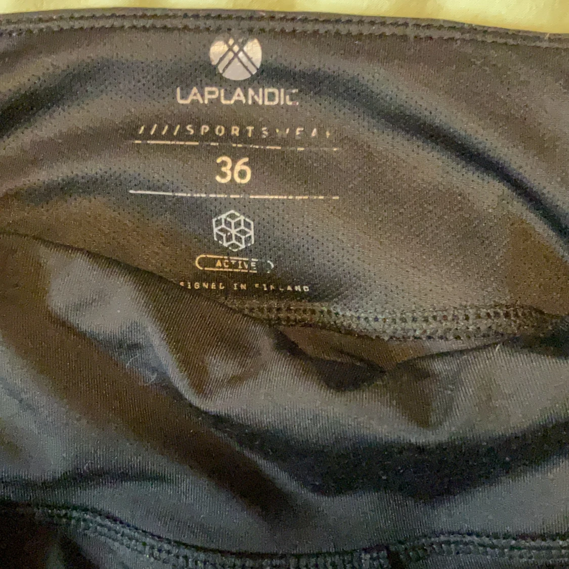 Svarta träningsleggings från Laplandic - 1