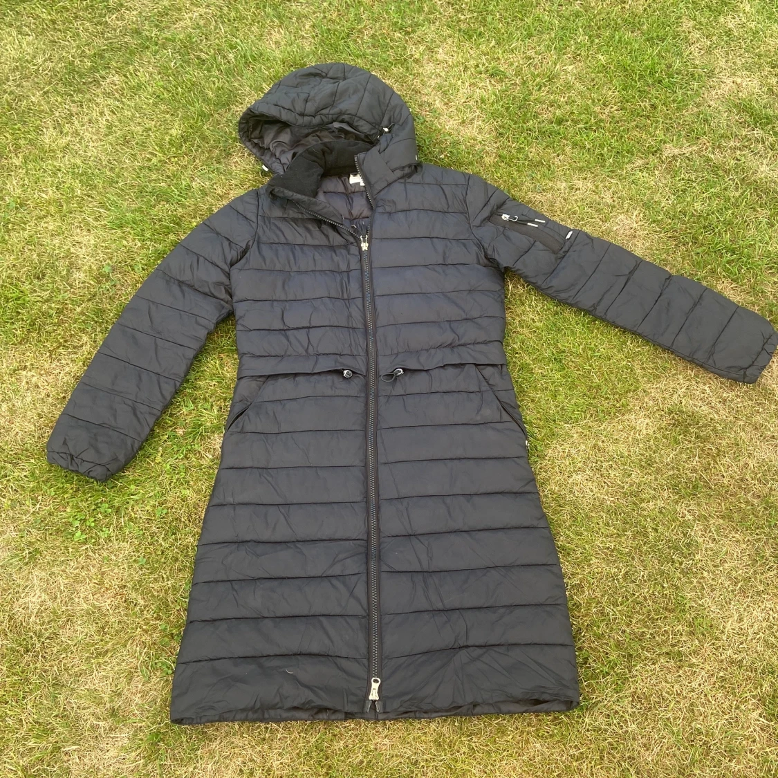 Svart lång dunjacka från CRW XS