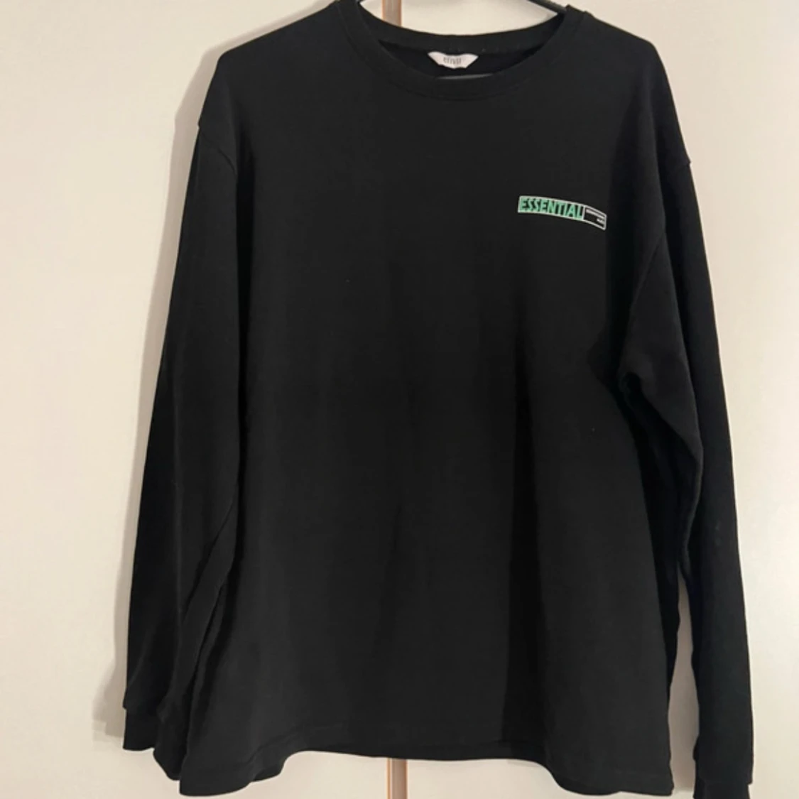Svart långärmad tröja Envii Essential