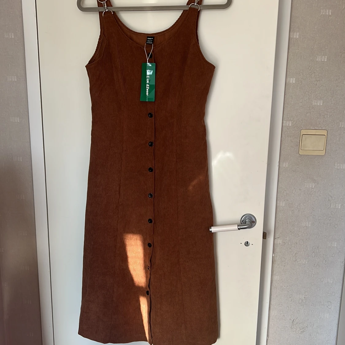 Brun klänning från SHEIN - 1