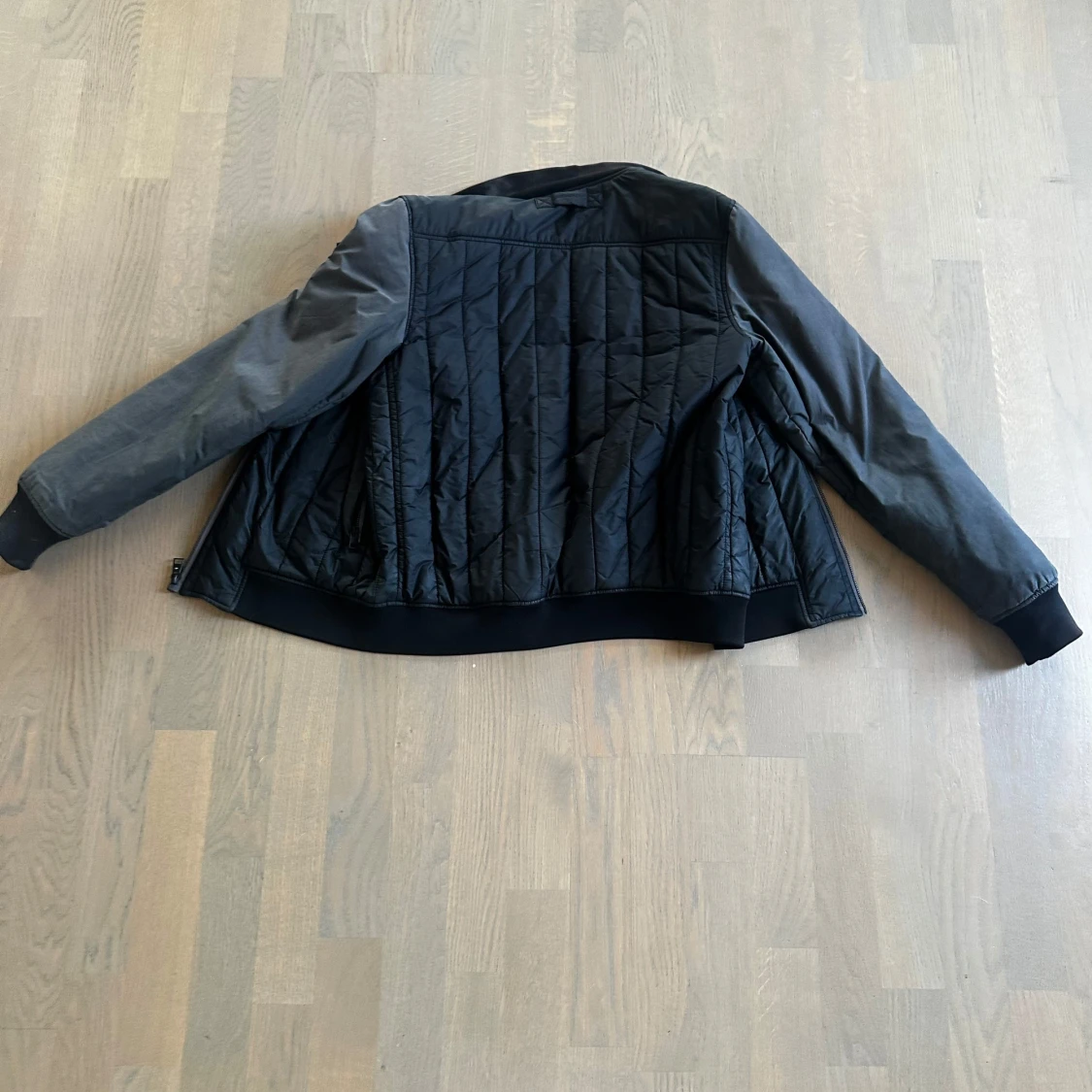 Svart bomberjacka från Gant - 2