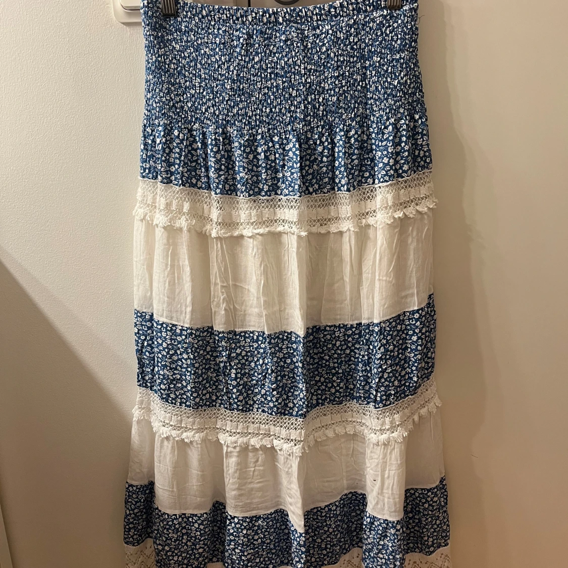 Vit och blå långkjol - 2