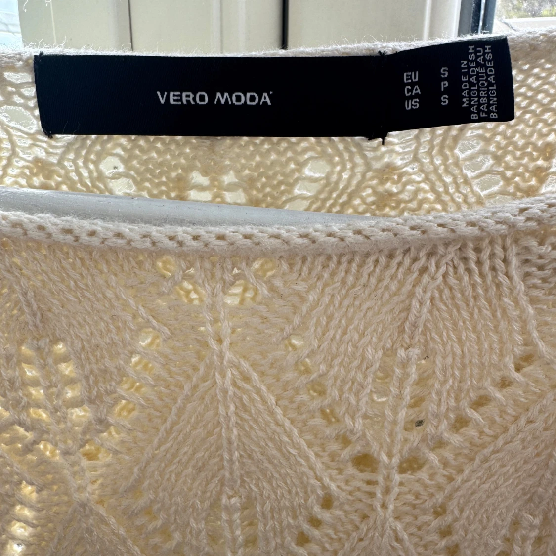 Vit stickad tröja från Vero Moda - 2