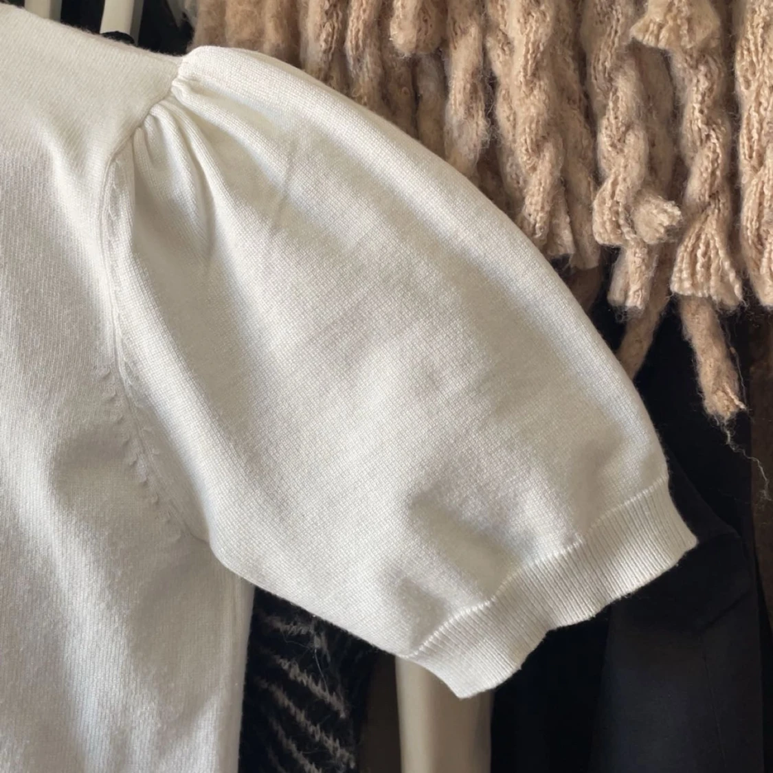 Vit puffärmad topp - 1