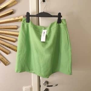 Kjol - Linne kjol från Gina Tricot. 