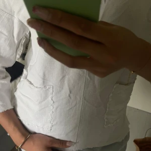 Linnen tröja - En linnen tröja med fickor som är jätte fin och bekväm, passar både s&m