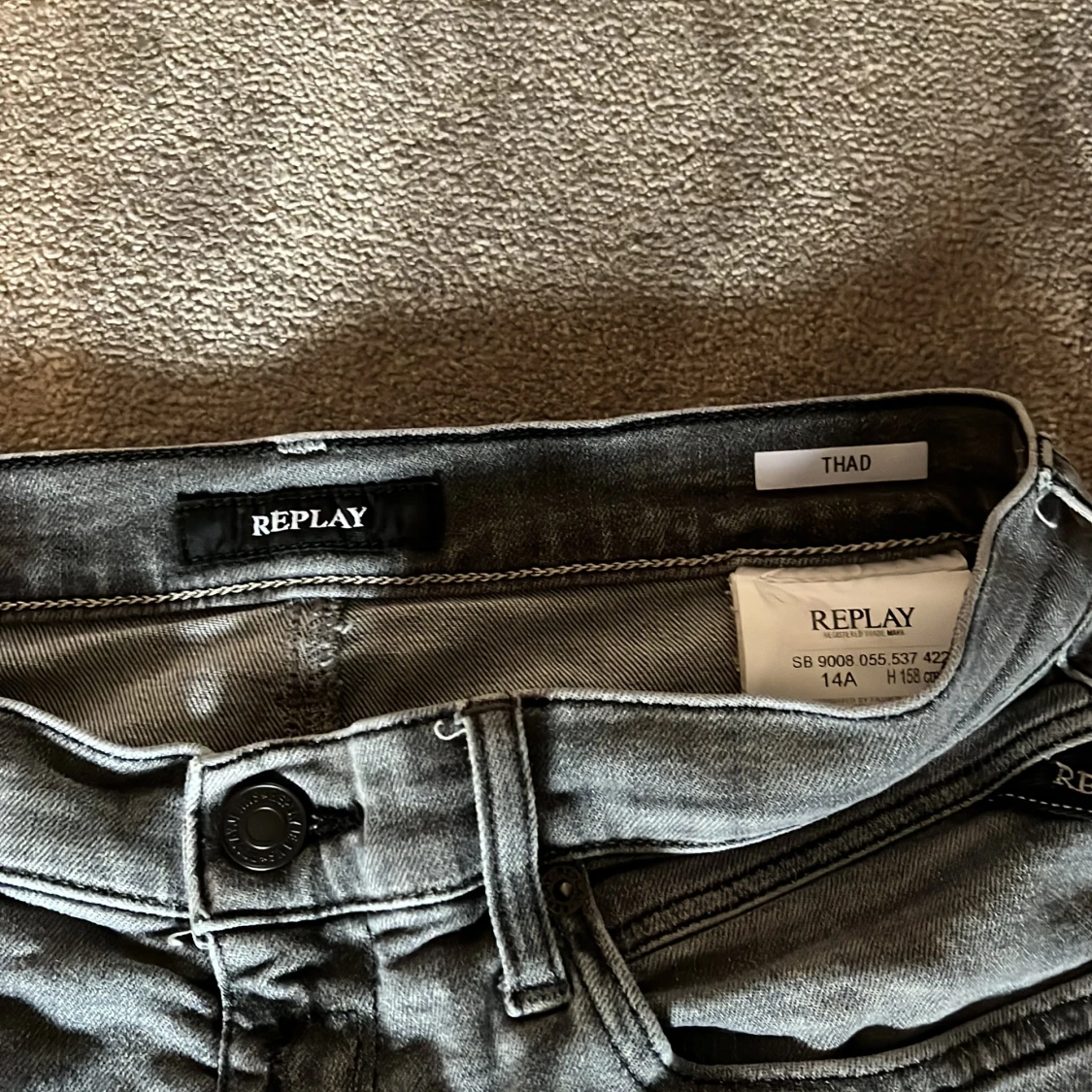 Grå jeansbyxor från Replay - 3