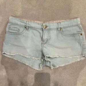 Shorts  - Midja: 42 längd: 21