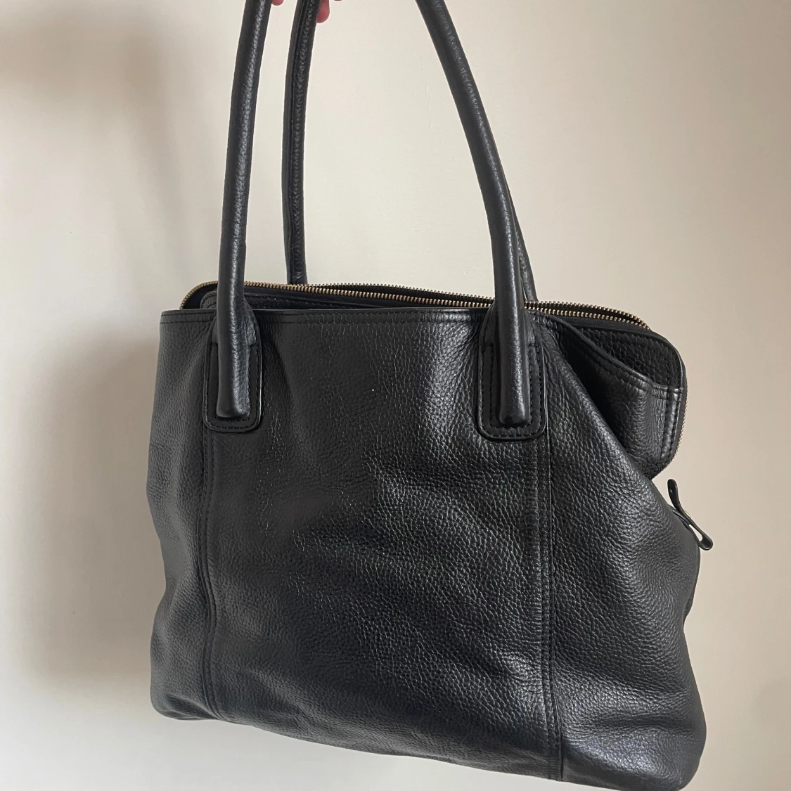 Svart skinn axelväska  - 3