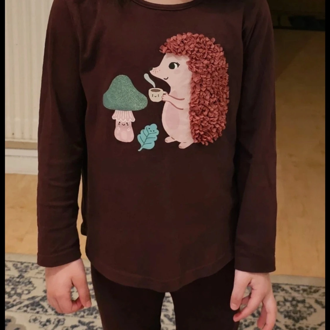 Mörklila långärmad tröja med igelkottmotiv med byxor - 4