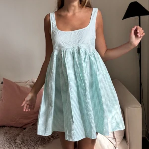 Klänning!  - Så fin klänning perfekt till sommaren