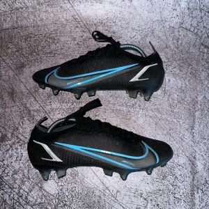 Nike mercurial vapor 14 elite sg - 9.5/10 condition, I’m Dutch so please all questions and offers in English. Payment can go through PayPal.
