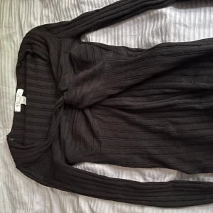 Svart tröja  - Svart tröja från New Yorker i strl S