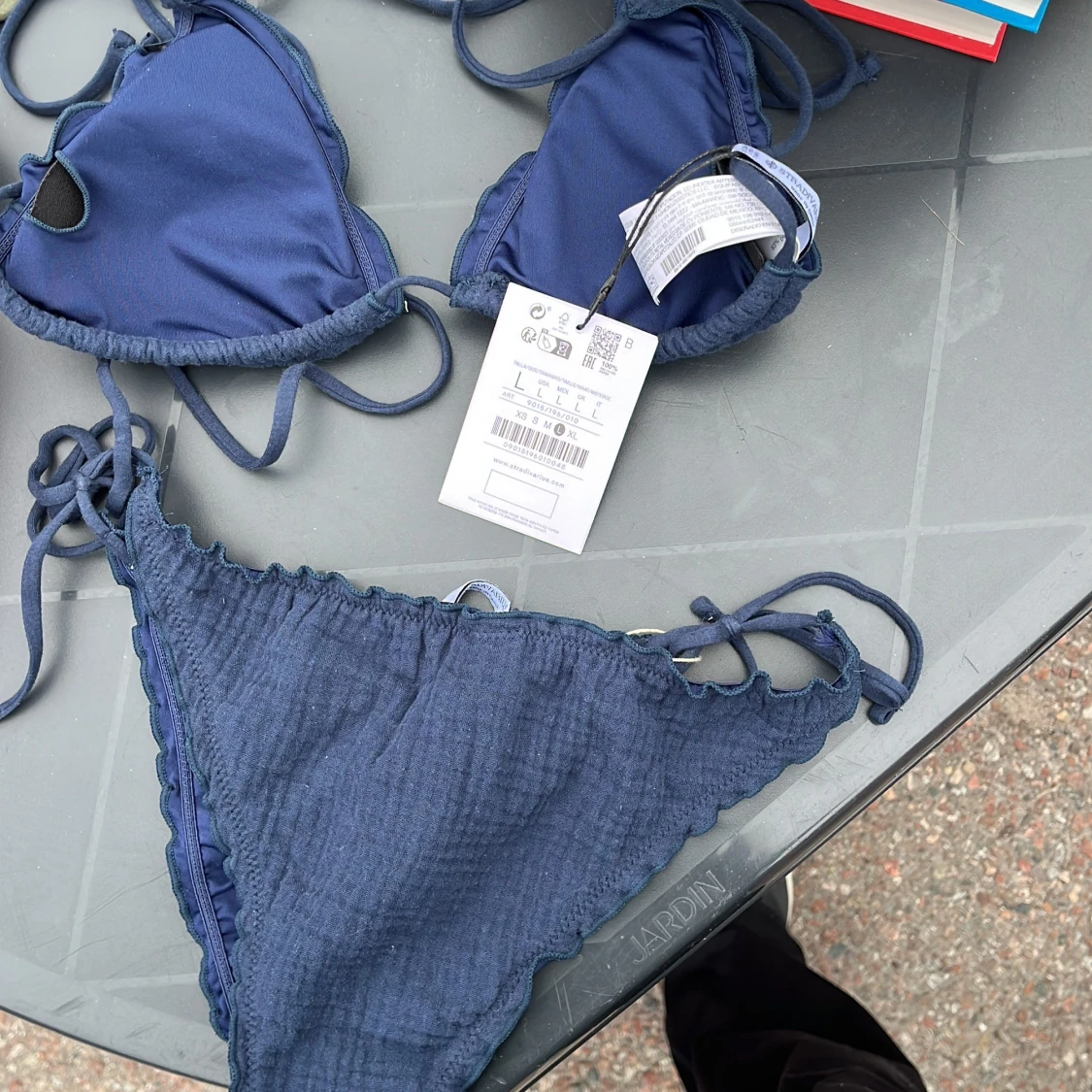 Oanvänd marinblå bikini - 2