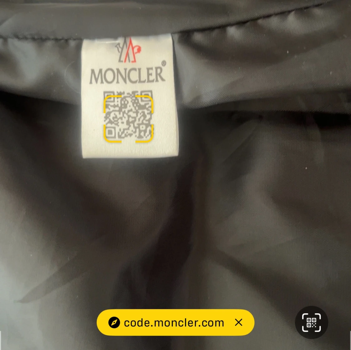 Svart dunväst från Moncler - 4