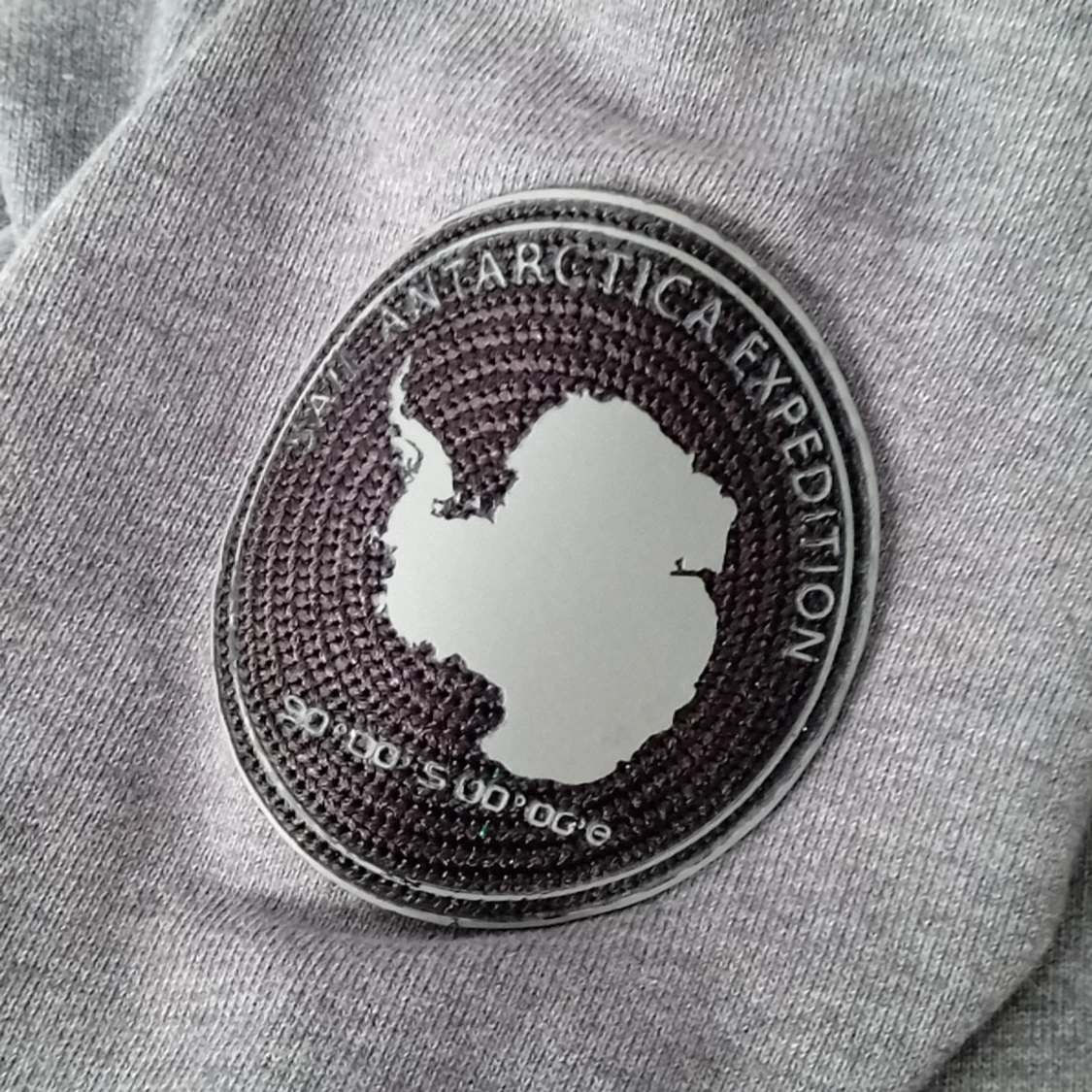 Grå hoodie från Sail Racing - 3