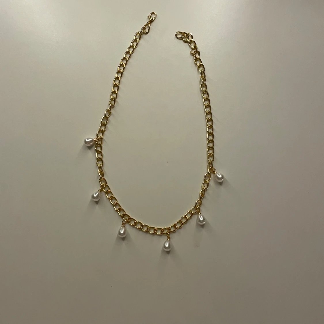 Guld halsband med pärlor  - 2