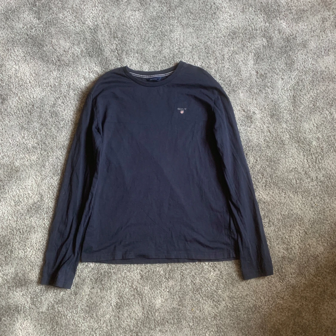 Mörkblå långärmad tröja från GANT
