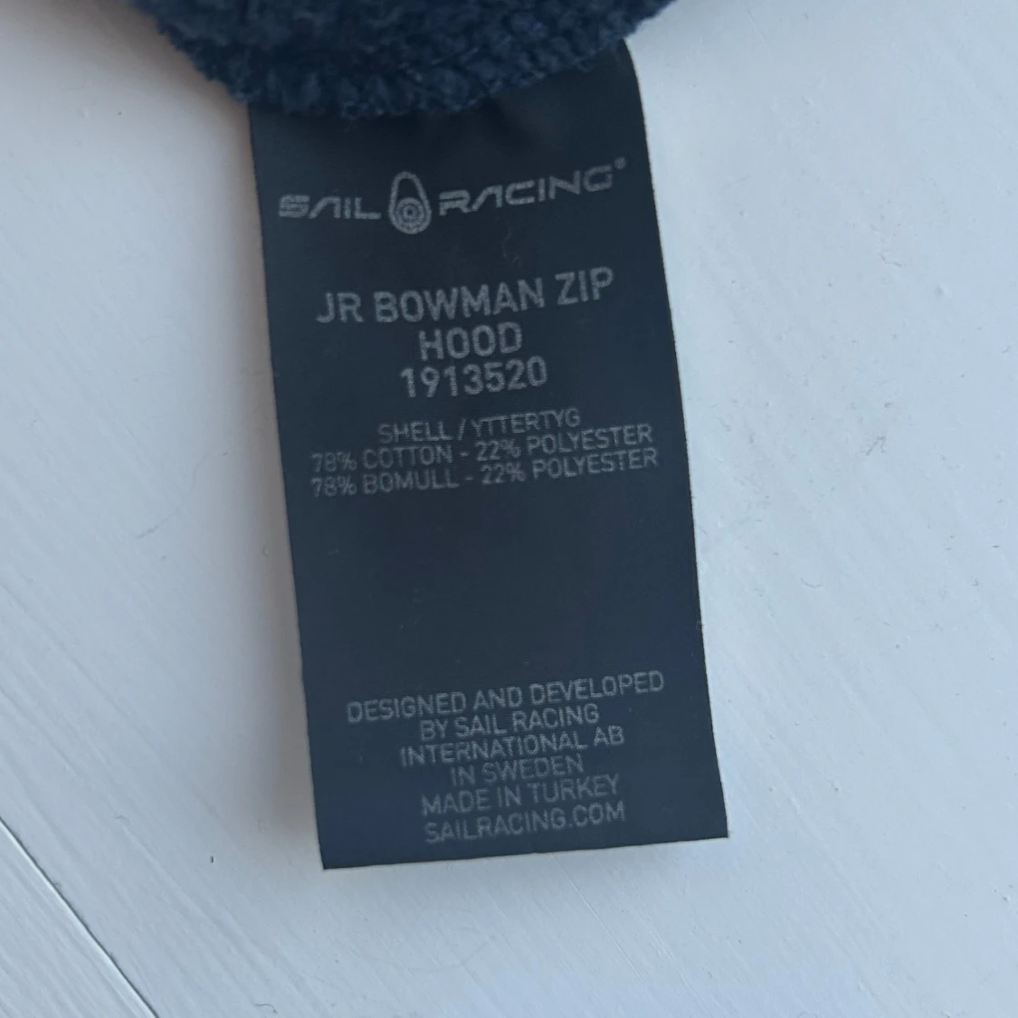 Superfin huvtröja från Sail Racing!! - 4