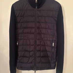 Moncler  - Moncler cardigan, size S navy blue. Som ny! Pris 4590kr. 