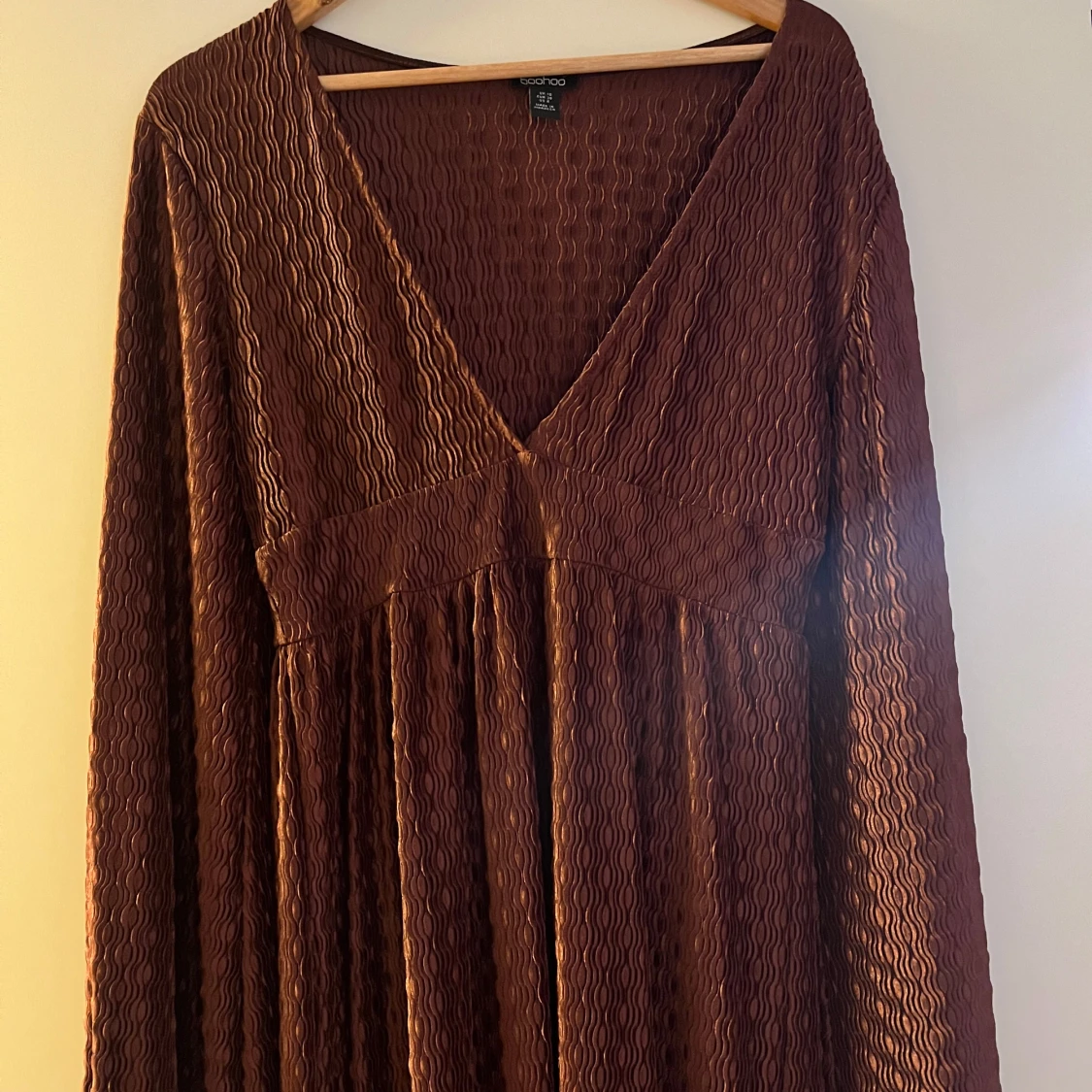 Brun långklänning från Boohoo - 1