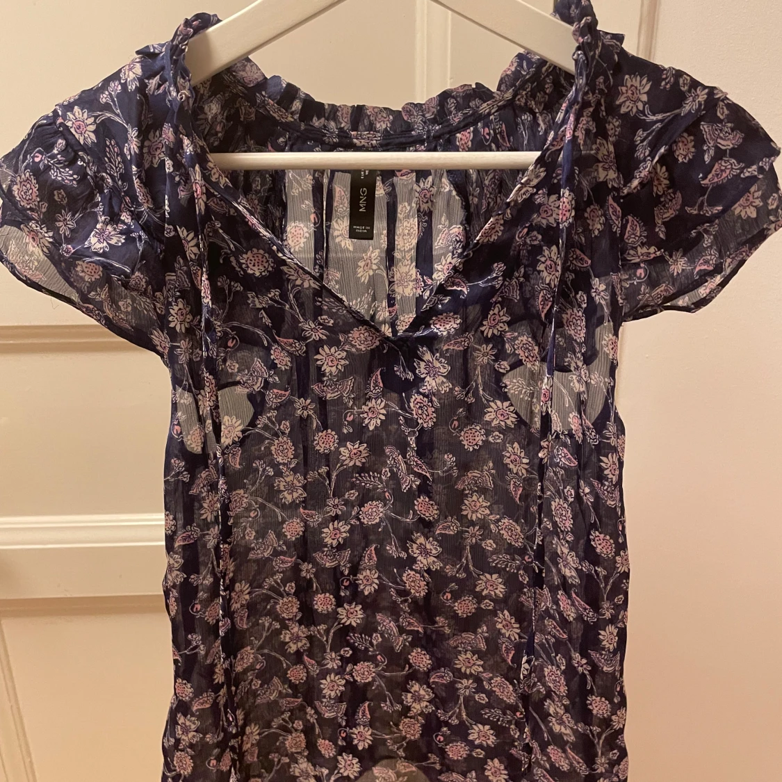 Blommig blus från mango - 1