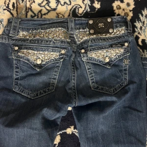 Miss me low waist bootcut jeans  - Supersnygga low waist bootcut jeans från missme❤️ kontakta för fler bilder, mått etc!