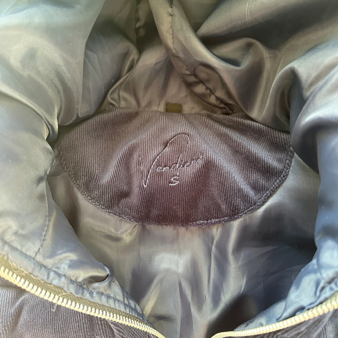 Mörkblå manchester vest med huva - 1