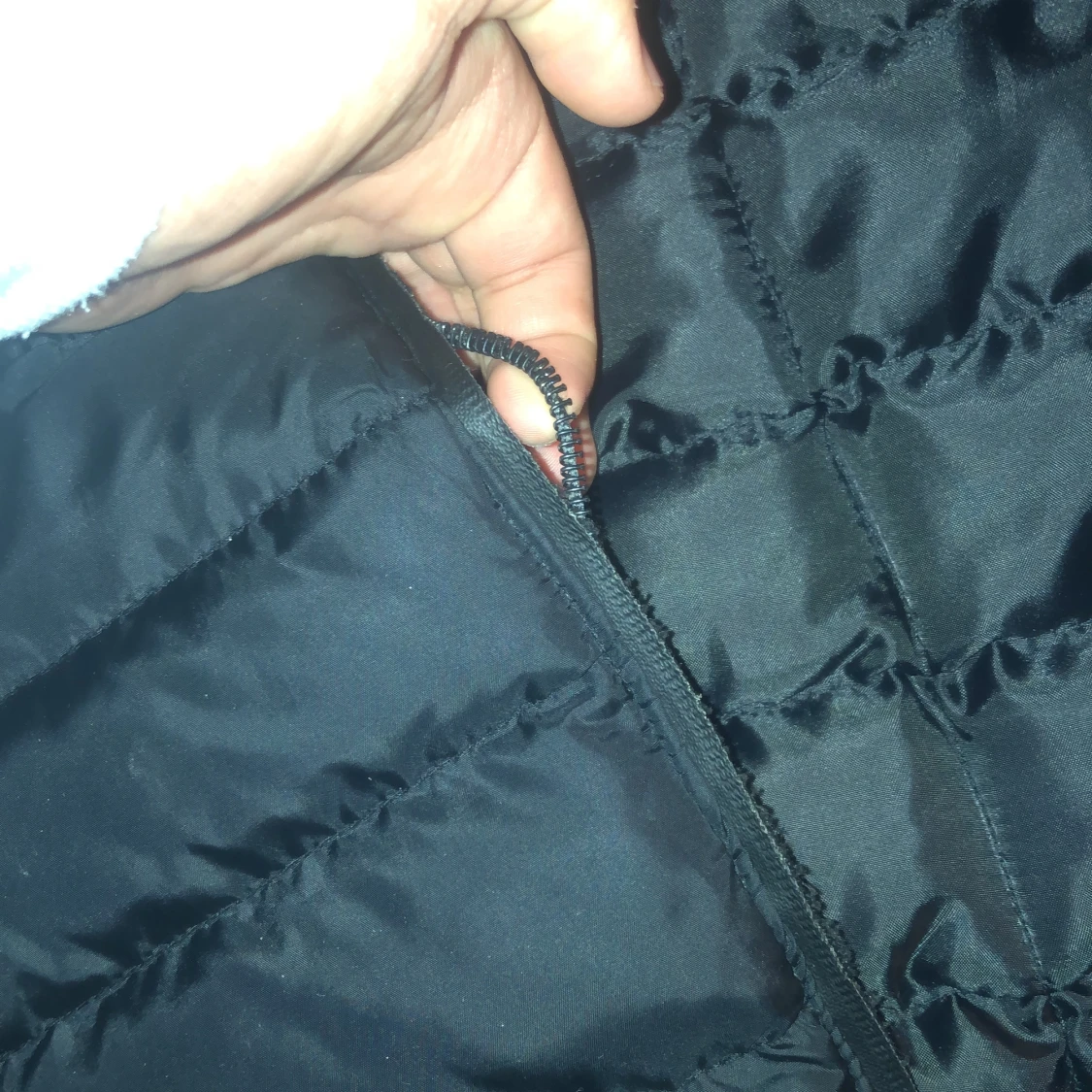 Svart dunväst från Moncler - 4