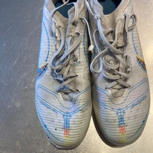 Nike mercurial vapor 44 AG - Nike mercurial vapor progress pack AG Skick 9/10 Använda några träningar Skriv privat för bilder