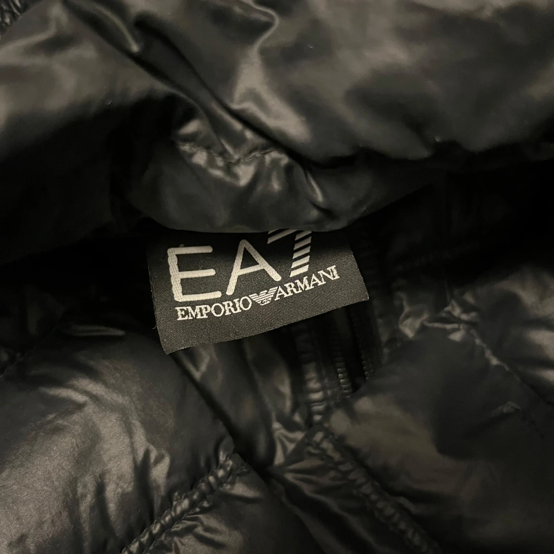 Svart dunjacka från Emporio Armani - 1