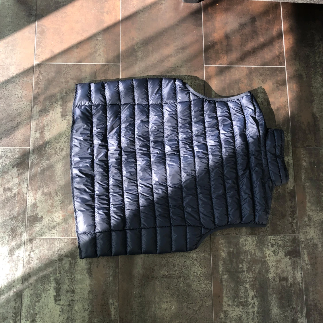 Svart dunväst med orange foder - 3