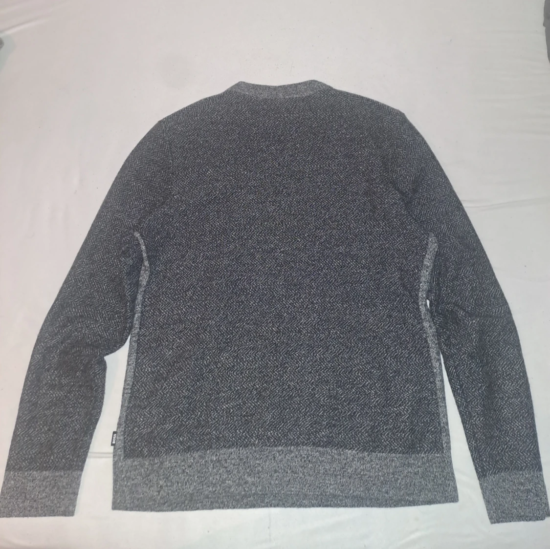 Grå stickad tröja från BOSS - 1