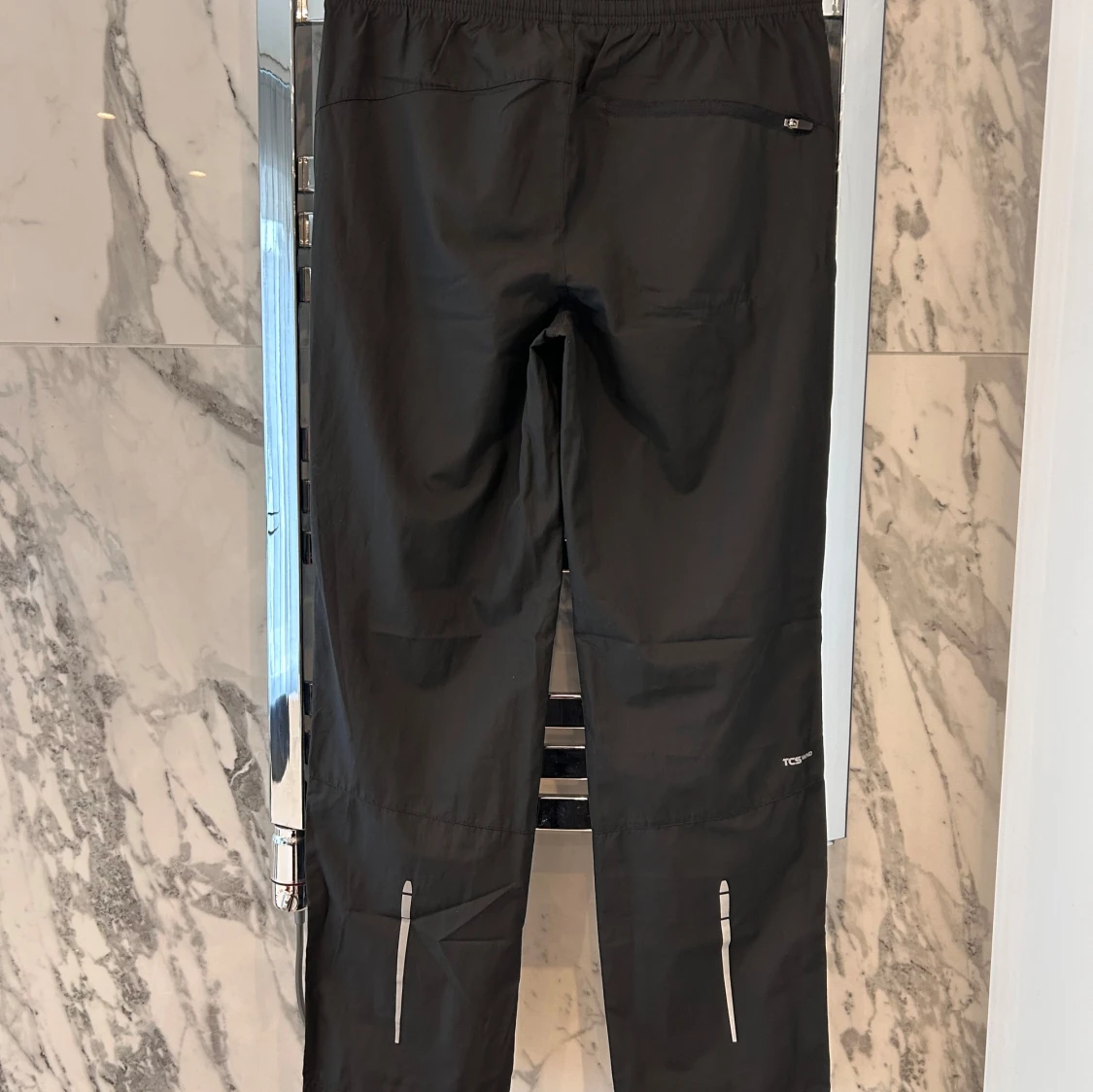 Svarta vindbyxor från SOC - 1