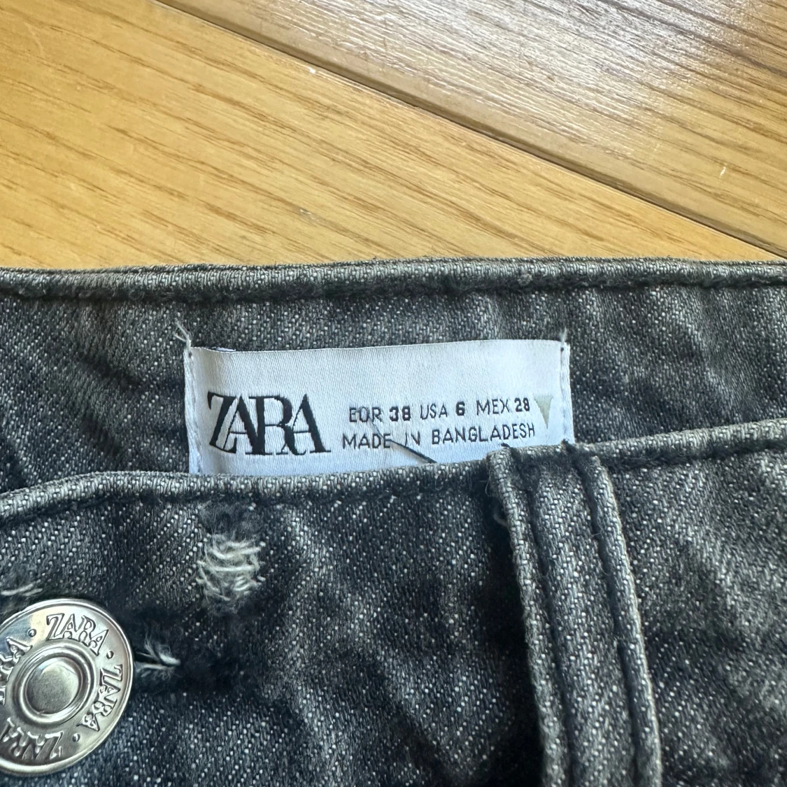 Svarta jeansshorts med fransar från Zara 38 - 2