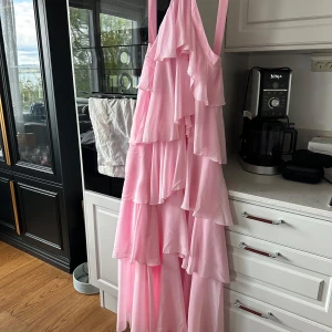 Rosa vero moda klänning - Vero Moda klänning använd 1 gång