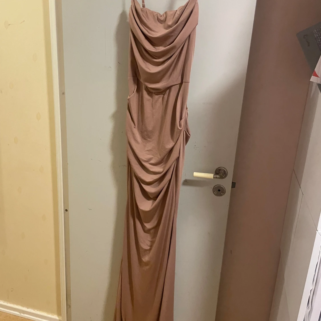 Ljus rosa  långklänning 