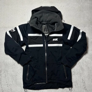 Helly Hansen jacka | S  - HH jacka i fint skick | inga defekter och har mycket kvar att ge | om du har frågor, hör då gärna av dig | ⚜️