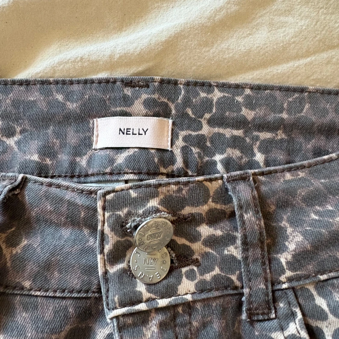DÖ snygga leopard jeans!! - 3