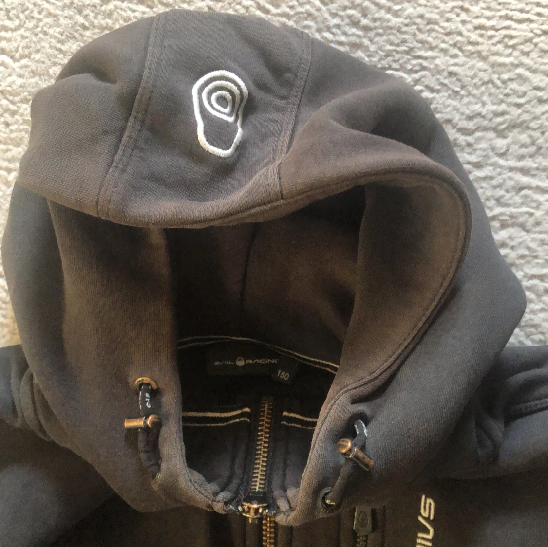 Svart fleecejacka med huva från Sail racing - 1