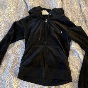 svart juicy kofta  - svart juicy kofta 