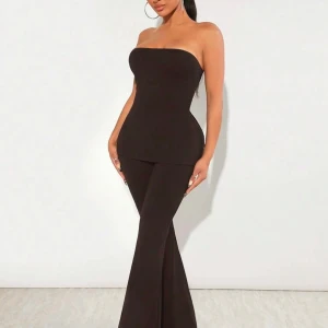 Sett - Säljer ett helt nytt fint sett från SHEIN. Säljs pågrund av för stor. 