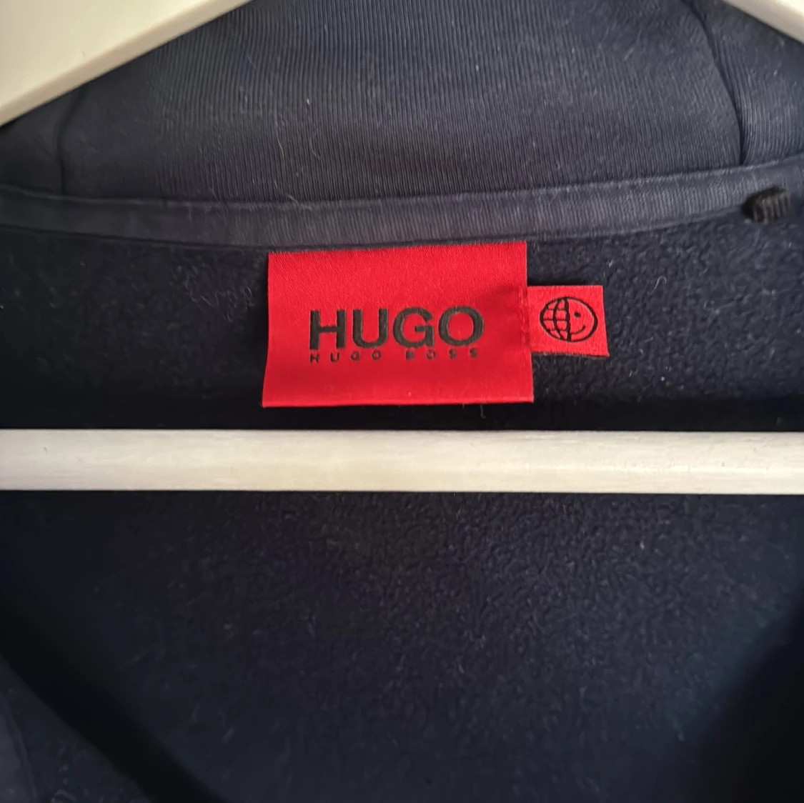 Mörkblå hoodie med dragkedja från Hugo - 2