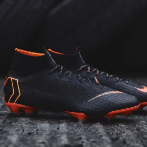 Fotbollsskor  - Använda men i fint skick