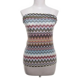 Misoni tub topp - Perfekt för sommaren.  Använd fåtal gånger, inga defekter förekommer 