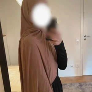 Nude beige jersey hijab stretch - Mycket bra, fast pris ! Inga bud   •70x200 •mjuk och skön i materialet   #hijab #slöja #jerseyhijab