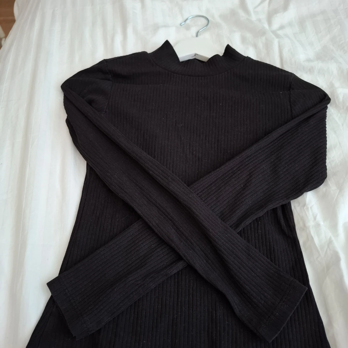 Svart ribbad långärmad tröja från H&M - 1